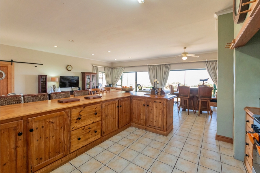 5 Bedroom Property for Sale in Duyker Eiland Western Cape